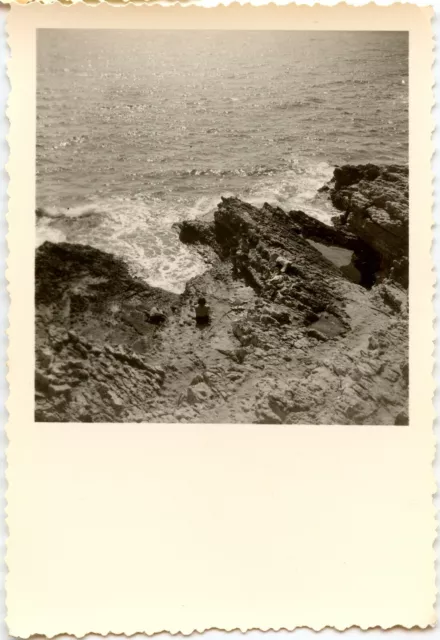 Family Beach Rock Beachfront Landscape - Old Year Photo 1950 60