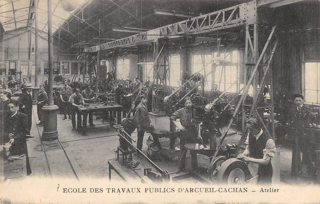 CPA 94 L'ECOLE DES TRAVAUX PUBLICS D'ARCUEIL CACHAN ATELIER (autre cliché rare