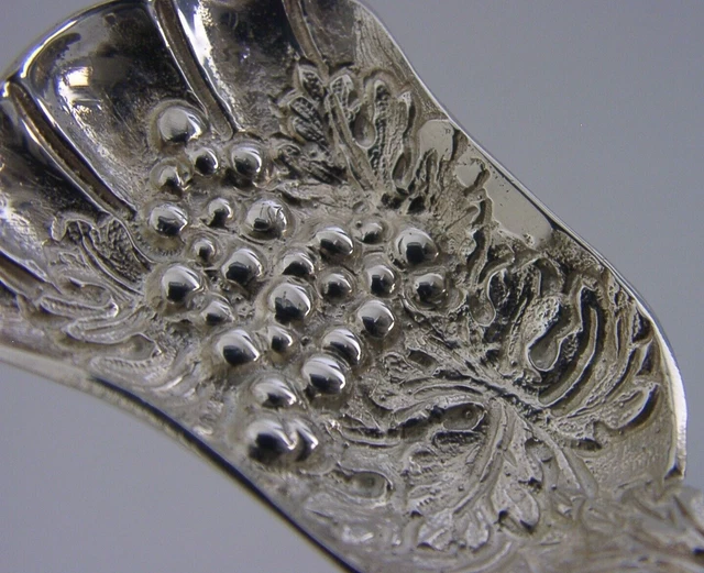 Quality English Solid Cast Sterling Silver Grape Vine Caddy Spoon 1989