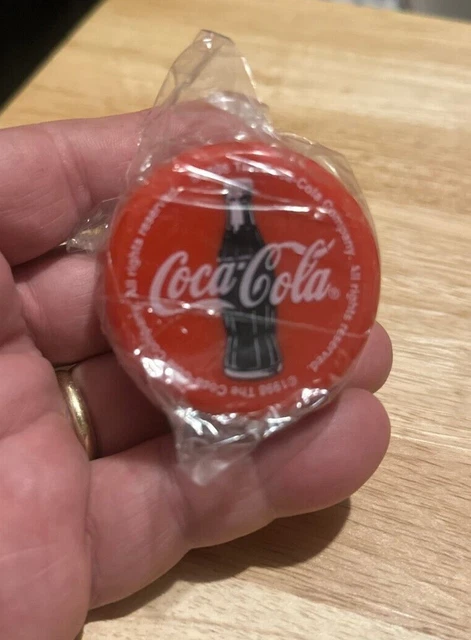 Coca-Cola  YoYo Shaped Like a Bottle Cap Collectible (Brand New)
