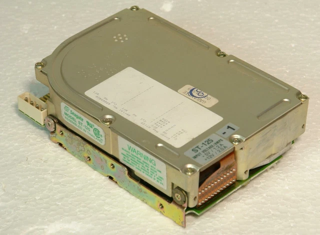 Disque Dur Seagate ST225 D'occasion - Non Testé (pour Pièces Ou Restauration)