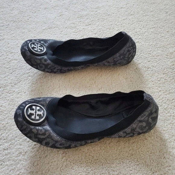 tory burch caroline flat
