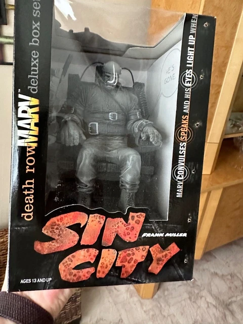 Sin City Death Row Marv Deluxe Box Set Figure