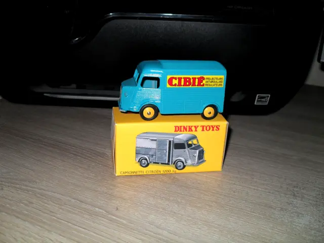 Dinky toys made in France Citroen 1200 kg  HY  Ref: 25C