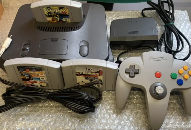 Nintendo 64 / Console + Câbles + 1 Manette + Jeux / PAL EUR