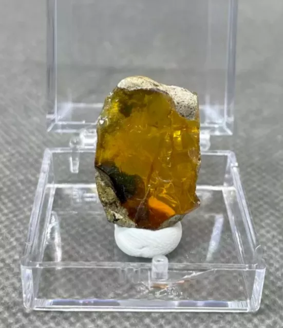 belle Opale de Feu brute, 13,50 carats, 24x16mm. Éthiopie