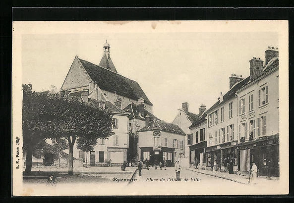 CPA Épernon, Place de l´Hotel-de-Ville