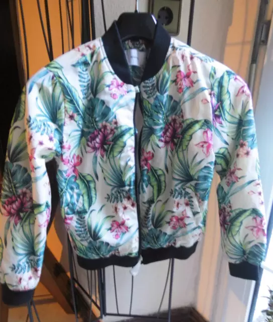 RESERVED Mädchen Jacke floral gemustert leicht wattiert Gr.140 Bomber Jacke