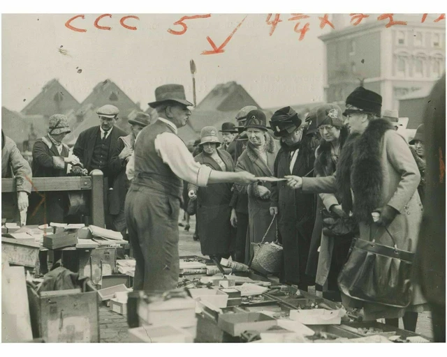 VINTAGE PHOTOGRAPHY CALEDONIAN MARKET, LONDON, ADVERTISING c 1930