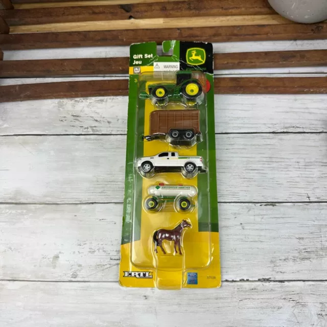 ERTL John Deere Gift Set Jeu tractor, truck, horse, trailer