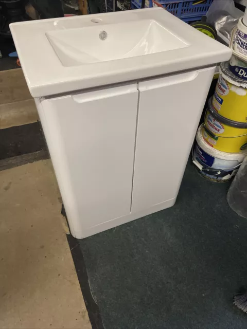 bathroom vanity unit with sink