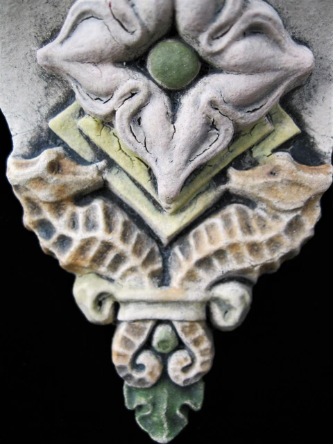 Seahorse Bracket Garden Arts & Craftis Gothic Ellison Tile 2