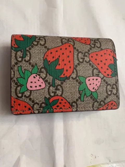 GUCCI Strawberry Bifold Wallet GG Supreme Compact Wallet 573839