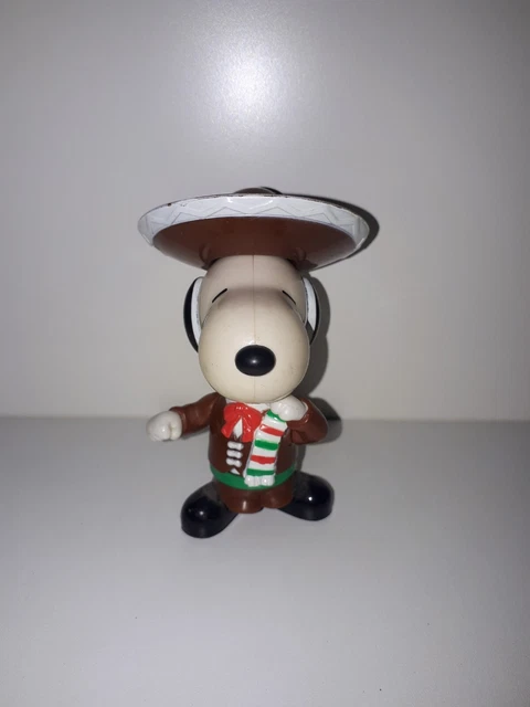 Snoopy - Beau lot de 20 Snoopy costumes du monde Macdonald 1999