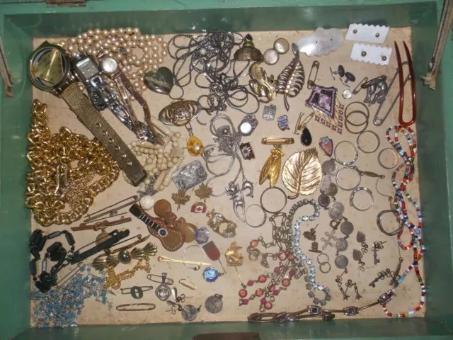 lot de bijoux anciens et vintage, divers   matières diverses