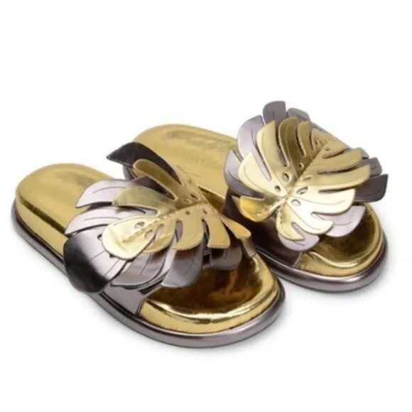 Farm Rio Golden Monstera Anatomic Metallic Slide Sandal in Gold Size 6