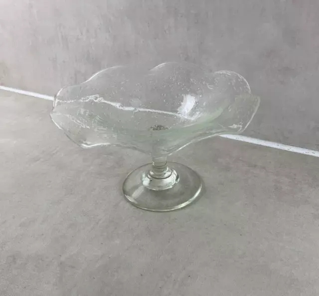 Jolie corbeille à fruit, plat, vide poche en verre moulé verre avec bulles