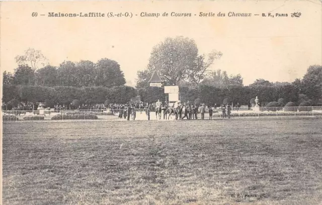 Cpa 78 Maisons Laffitte Champ De Courses Sortie Des Chevaux