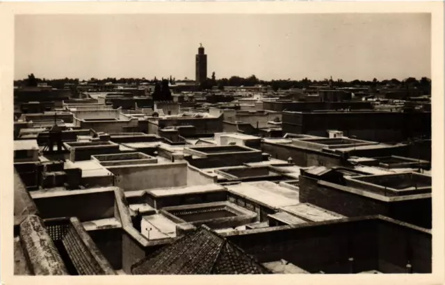 CPA AK MARRAKECH Vue sur les terrasses de la Médina MAROC (688681)