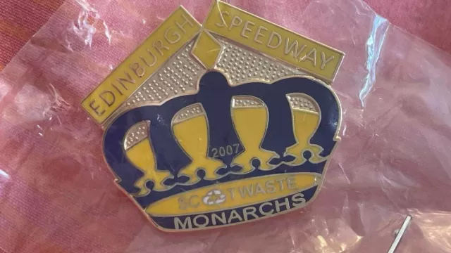Edinburgh Monarchs---2007 - Speedway Badge - Gold Metal
