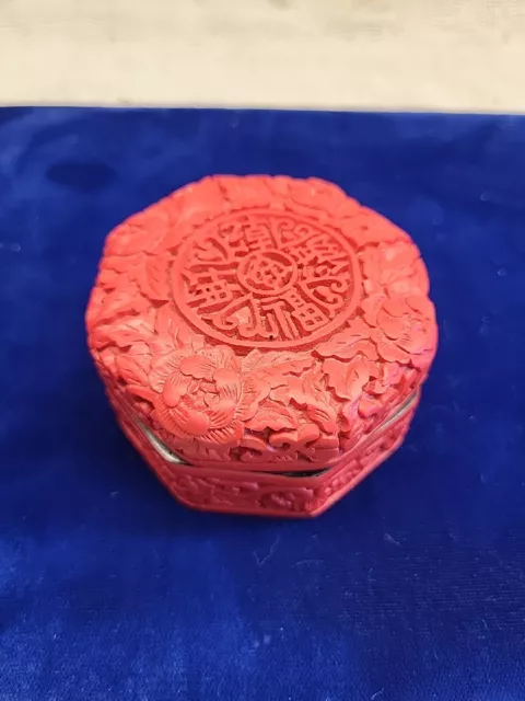 Vintage Small Hexag Red Asian Cinnabar Trinket Box with Flower Designs & Lacquer