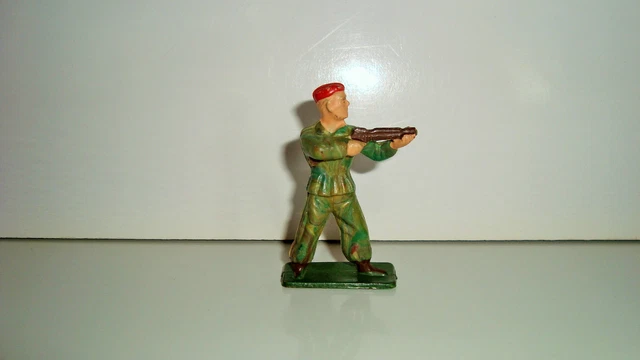 Figurine Starlux Soldat Musicien Parachutiste - Bérét Rouge - 1/32 Seconde Guerre