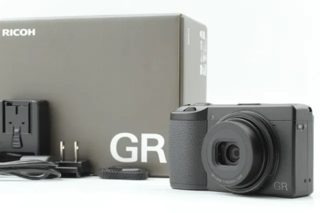 Only 020 Shots【 Almost UNUSED 】 Ricoh GR III 24.2 MP APS-C Digital Camera JAPAN