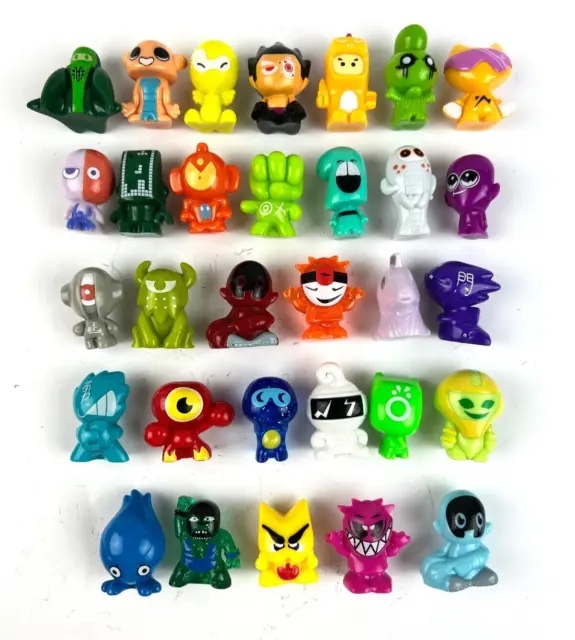 Lot of 31 Gogo's Crazy Bones Miniature Figures Magic Box Toys