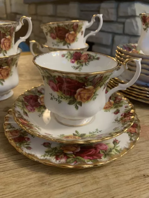 Vintage Royal Albert Old Country Roses X 6 Trios - Tea Cup Saucer & Side Plate