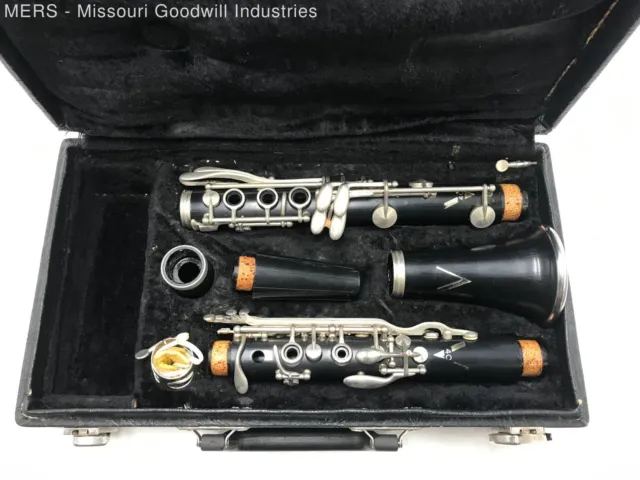 Vito Clarinet With Carrying Case