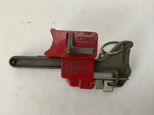 Master Lock Safety Series S3068 Ball Valve Lockout
