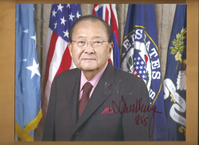 Senator Daniel Inouye Medal Of Honor WW2 Autographed 8x10 Picture