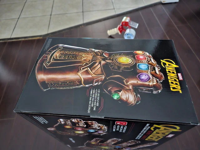 HASBRO MARVEL LEGENDS Avengers Thanos Electronic Infinity Gauntlet ...