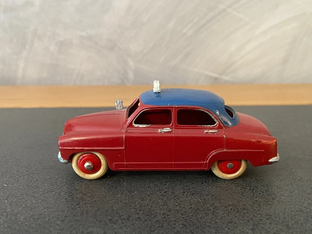 Dinky Toys France 24UT - Simca Aronde Taxi - Échelle 1/43 - Meccano - Bel État