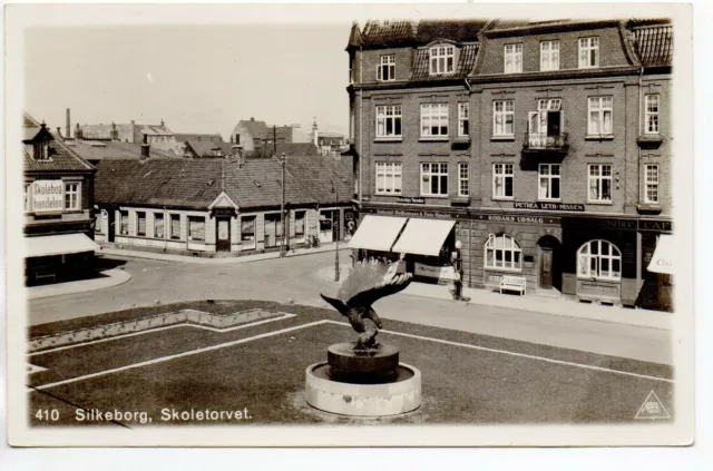 DANEMARK Denmark - Old Postcard - photo carte - SILKEBORG Skoletorvet