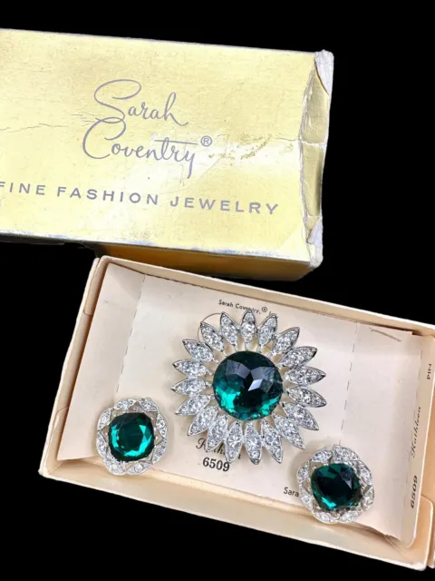 Sarah Coventry KATHLEEN Faux Emerald Green Rhinestone Starburst Brooch &Earrings