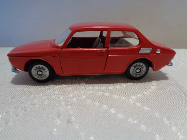 Miniature Tekno 837 – Saab 99 Rouge échelle 1/43 – état Proche Du Neuf