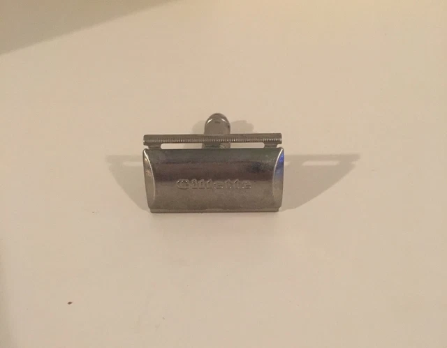Vintage 1964 (J-4) Gillette Travel Tech DE Razor VERY GOOD