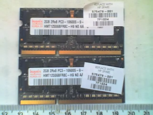 2 x HYNIX HMT125S6BFR8C-H9N0 (2GB DDR3 PC3-10600 1333MHz SODIMM 204-pin) DRAM