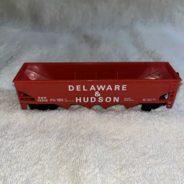 Vtg HO Scale Bachmann D&H Delaware & Hudson 42' 4-Bay Open Hopper Red Car #12312