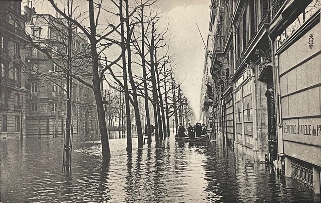 Paris flood boulevard Haussmann 75008 heliogravure from 1910 France