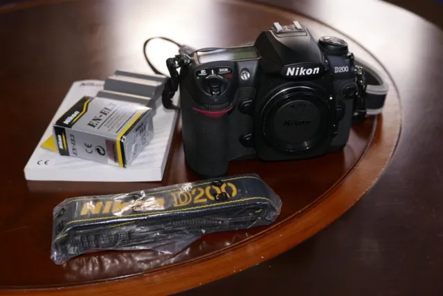 Nikon D200 Digital SLR Camera Body w/Original Batteries, Strap - Tested