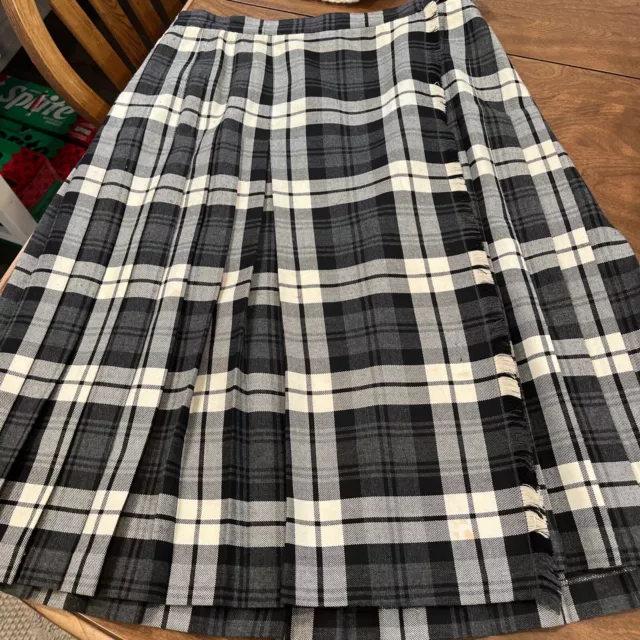 Vintage Black And Cream Plaid Pleated Skirt (sz16)And Hand Crafted Cream Scarf