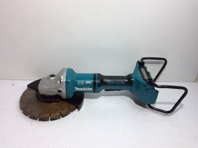 Makita DGA900 (36v) Twin 18v Brushless 230mm Angle Grinder (Body Only) (2022.8)