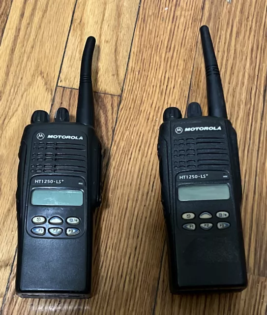 Lotto Di (2) Motorola AAH25SDH9DP5AN HT1250LS + Uhf 450-512MHZ