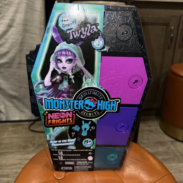 Twyla Monster High Neon Frights Skulltimate Doll Brand New