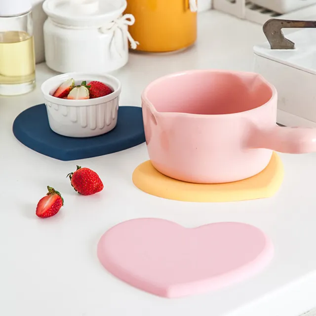 Heat Resistant Silicone Mat Thicker Cup Coasters Heart-shaped Table Placemat