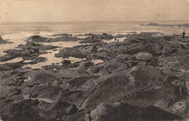 LES SABLES-D' OLONNE - les rochers de la chaume