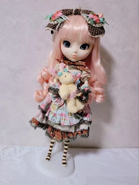 Groove Fashion Doll Pullip Alice du Jardin with stuffed rabbit