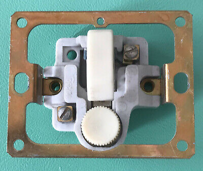 Legrand Interrupteur simple allumage Legrand modèle Chambord 